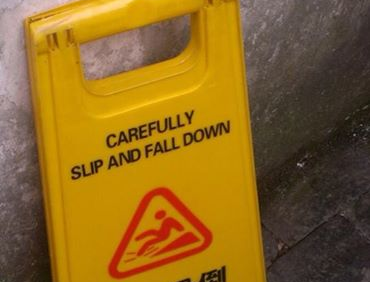  Carefully Slip and Fall Down สำนวนภาษาอังกฤษ  