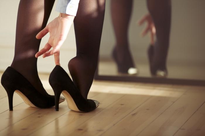 Men are more likely to be helpful to women wearing high heels Langhub.com เรียนภาษาอังกฤษจากข่าว