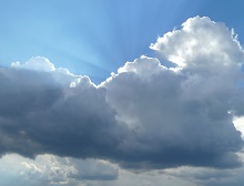 Every cloud has a silver lining แปลว่า ภาษาอังกฤษ 
